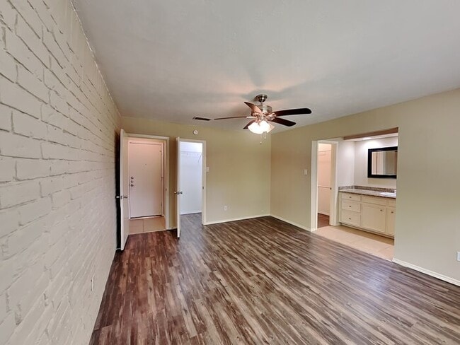 Building Photo - 16627 Blackhawk Blvd