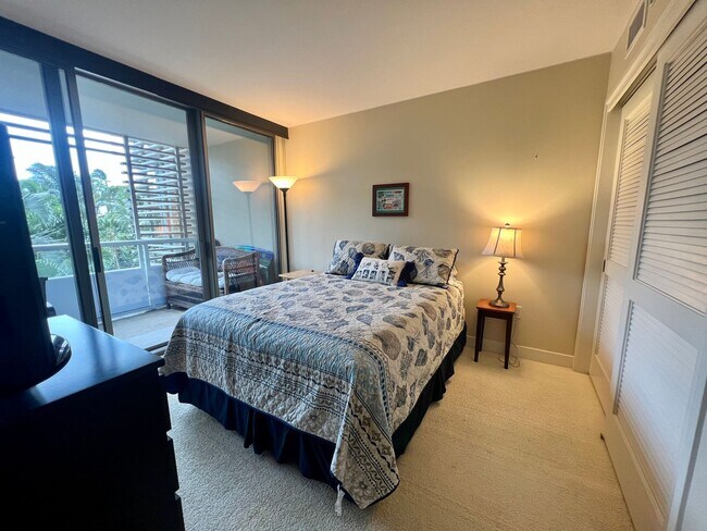 Building Photo - 1551 Ala Wai Blvd