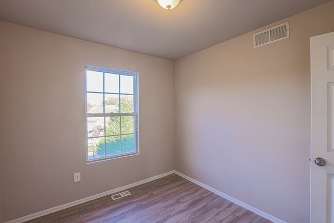 Building Photo - 1237 Splashing Brook Dr