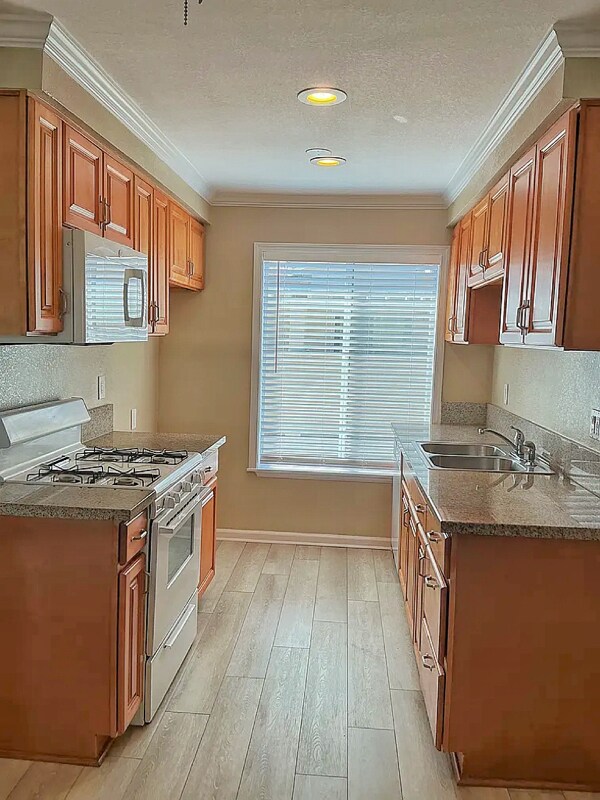 Building Photo - 7601 Wyoming St