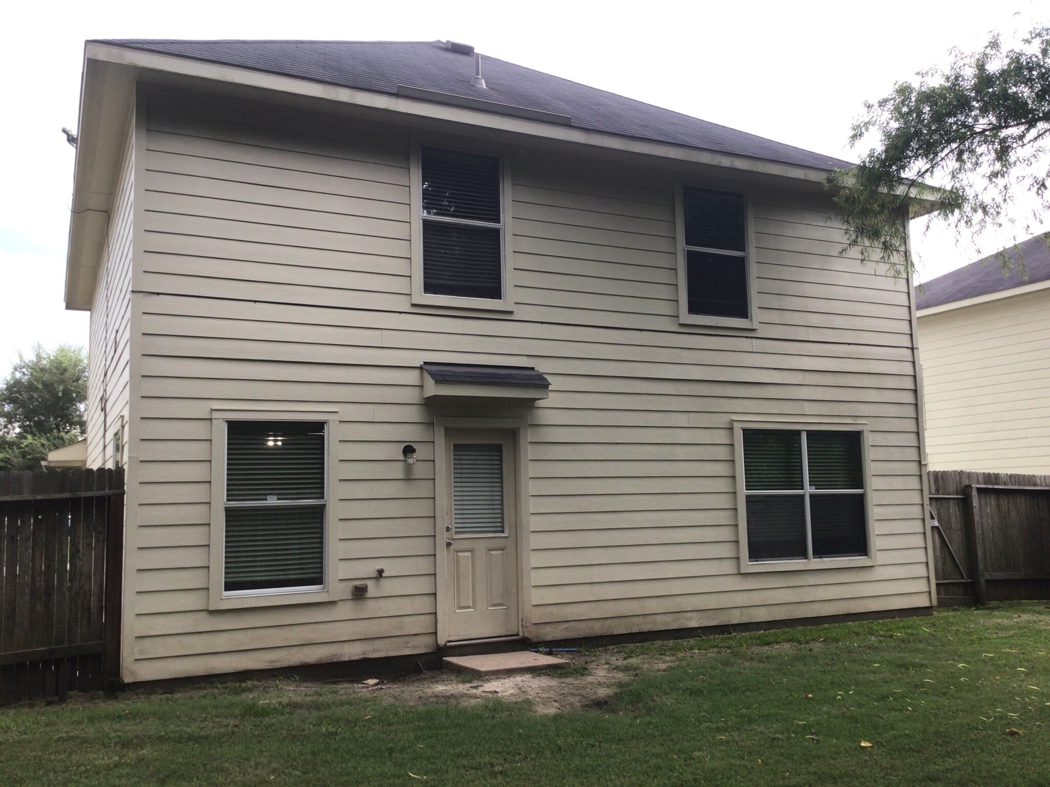 Building Photo - 22270 Queenbury Hills Dr