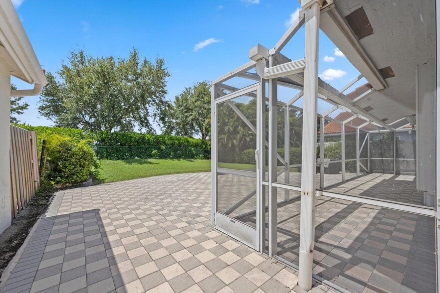 Building Photo - 3800 Miramontes Cir