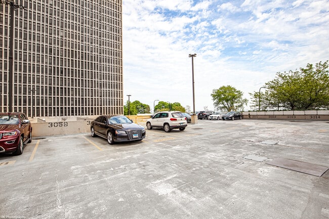Building Photo - 6700 S South Shore Dr