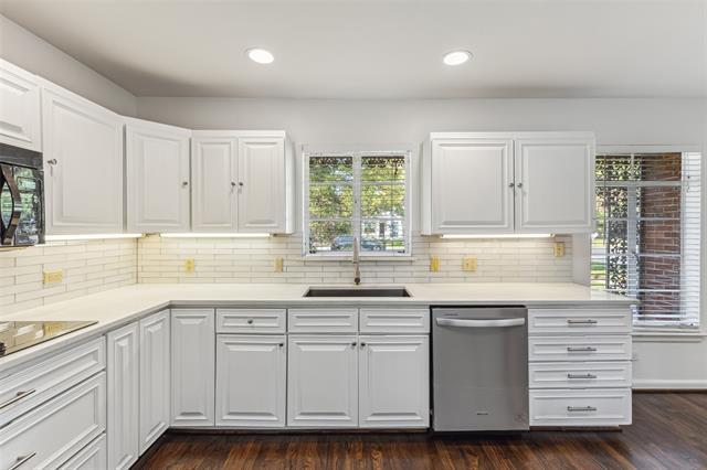 Building Photo - 4421 University Blvd