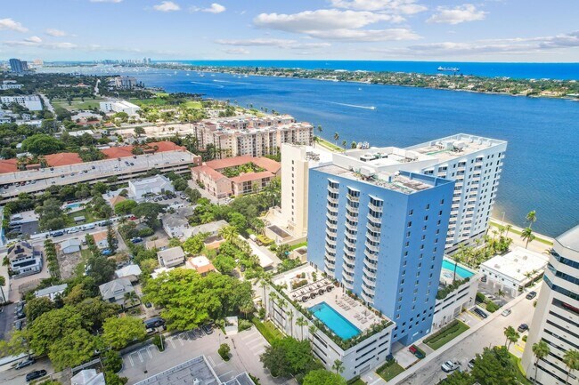 Building Photo - 1551 N Flagler Dr