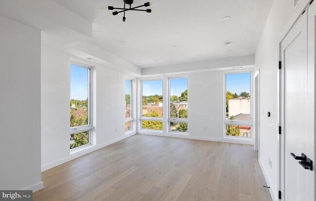 Building Photo - 30 Kennedy St NW