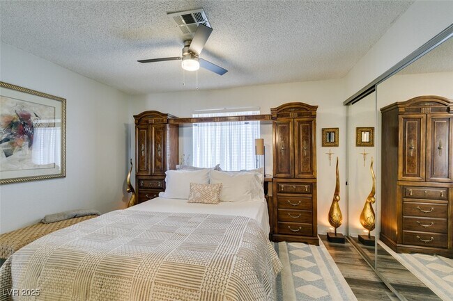 Building Photo - 1005 Sulphur Springs Ln