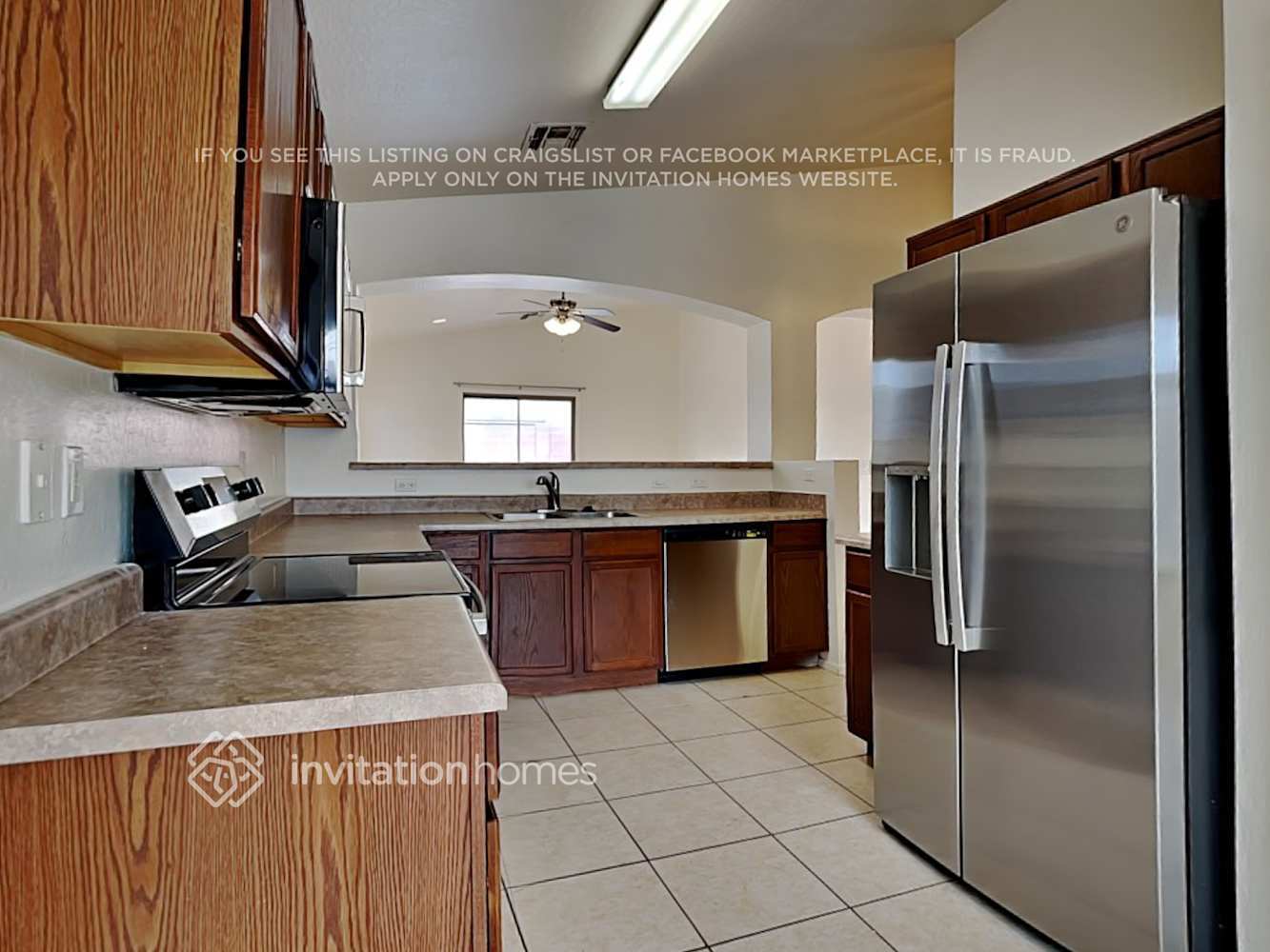 Building Photo - 5903 S 32nd Ln