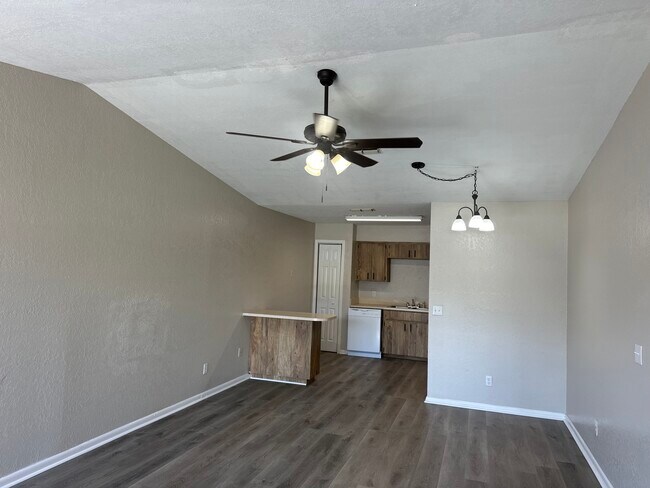 Building Photo - 3110 Harmon Ln