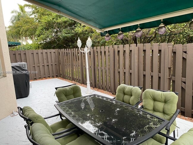 Building Photo - 7262 NW 113th Pl