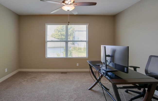 Building Photo - Stylish Living & Modern Comfort in Mission...
