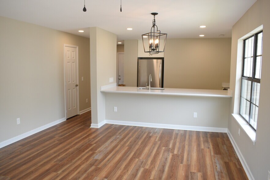 Building Photo - 1731 41st St