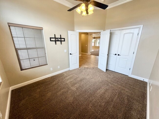 Building Photo - Beautiful 4 bed 2.5 bath Home!