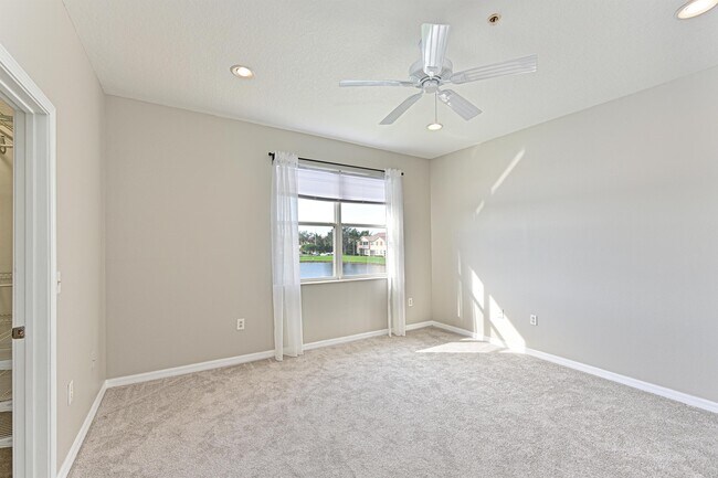 Building Photo - 3566 Parkridge Cir