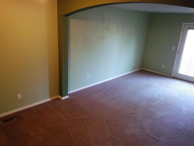 Building Photo - 479 NE Conifer Blvd