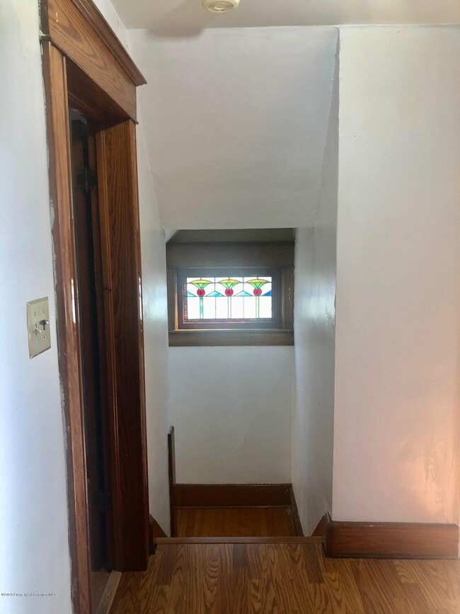 Building Photo - 504 School St