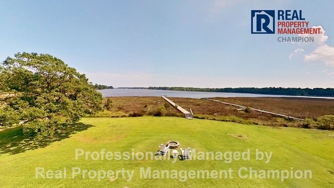 Building Photo - Charming Water Front Home with Private Dock