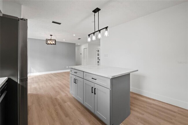 Building Photo - 3206 Las Brisas Dr