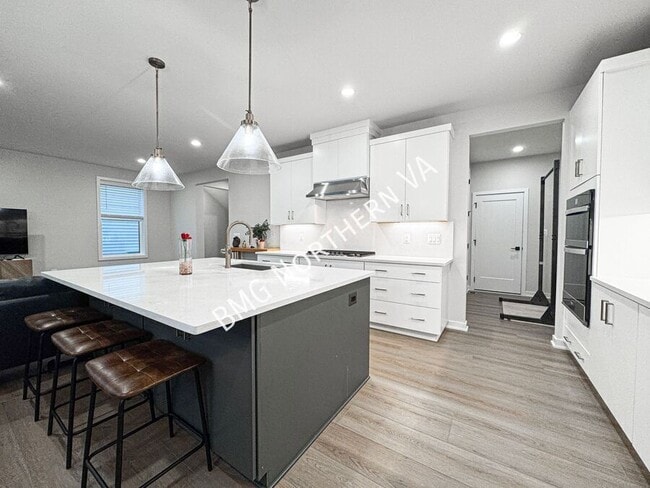 Building Photo - 41684 Carefree Court