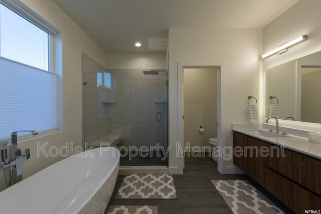 Building Photo - 1541 E Talo Ct