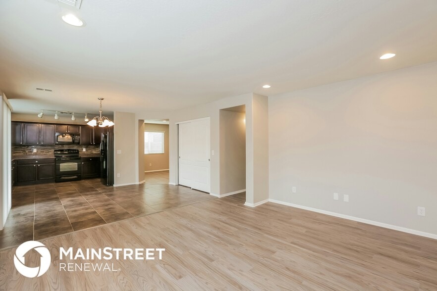 Building Photo - 8752 W Superior Ave