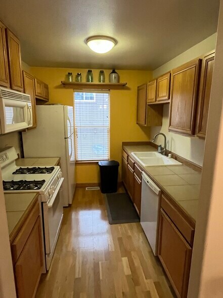 Building Photo - 12471 Northwoods Blvd.