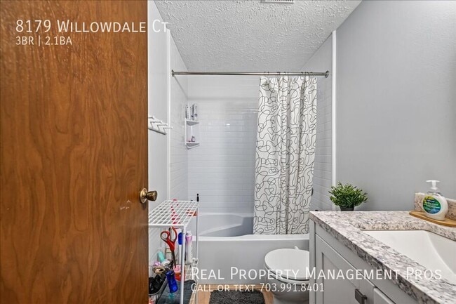 Building Photo - 8179 Willowdale Ct