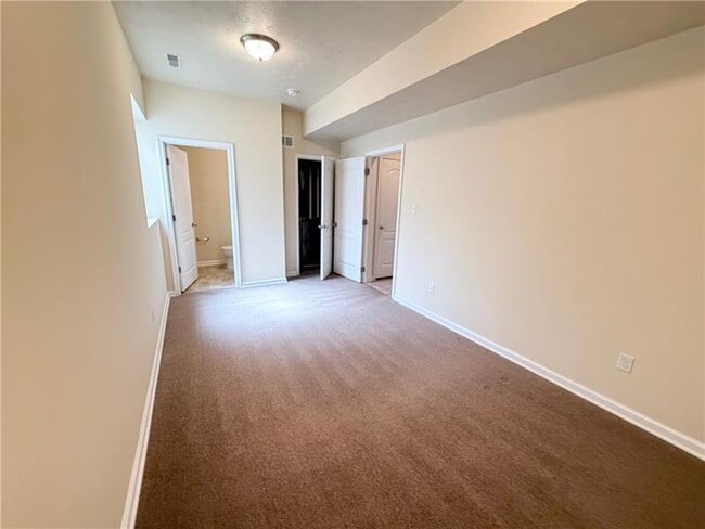 Building Photo - 525 Gala Dr