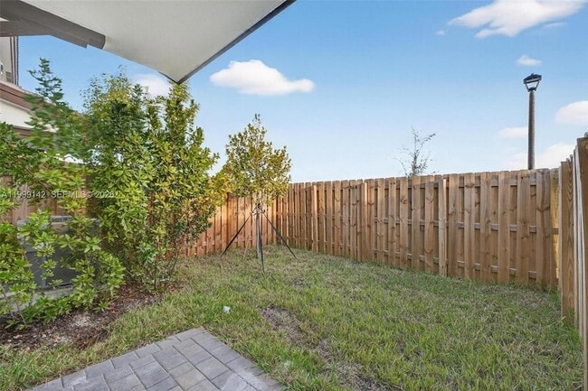 Building Photo - 2650 SE 29th St