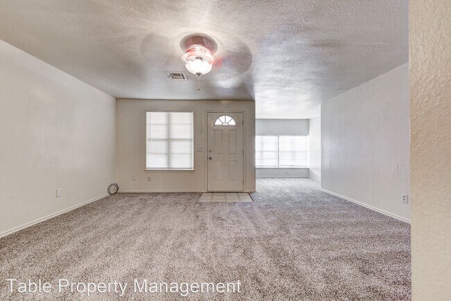 Building Photo - 5316 S Briarwood Dr