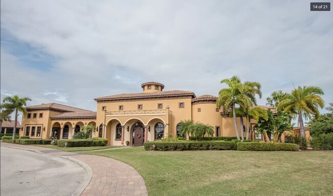 Primary Photo - 719 Simeon Dr