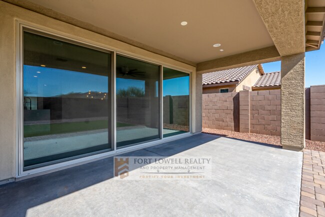 Building Photo - 8443 S 164th Dr