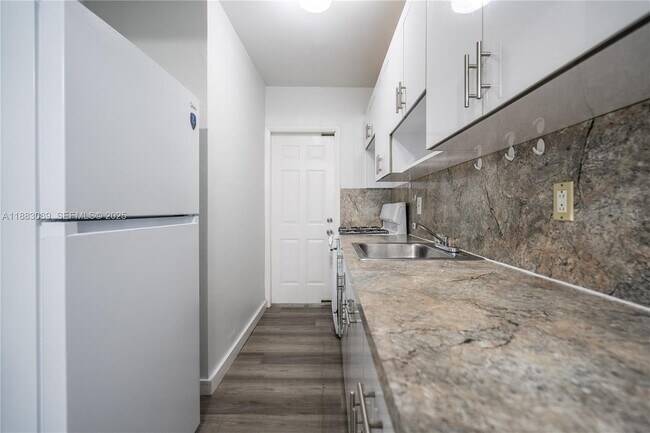 Building Photo - 1190 71st St