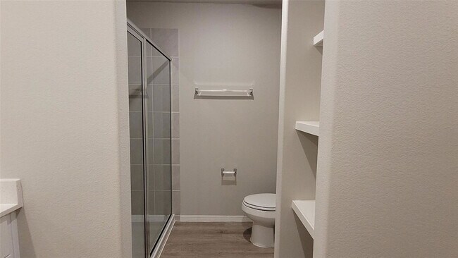 Building Photo - 526 Dalloway St