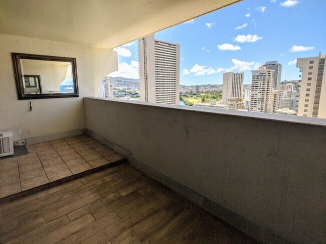 Building Photo - Sweeping Views from this partially furnished 1 Bed 1 Bath Condo w/ 1 Covered Parking