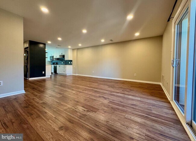 Building Photo - 3885 Steppes Ct