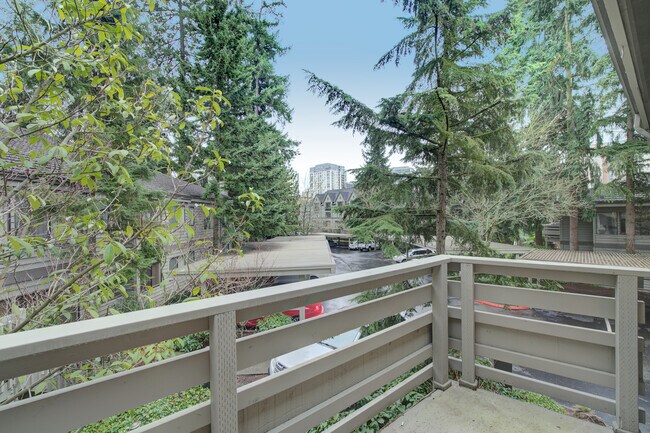 Building Photo - 1270 Bellevue Way NE