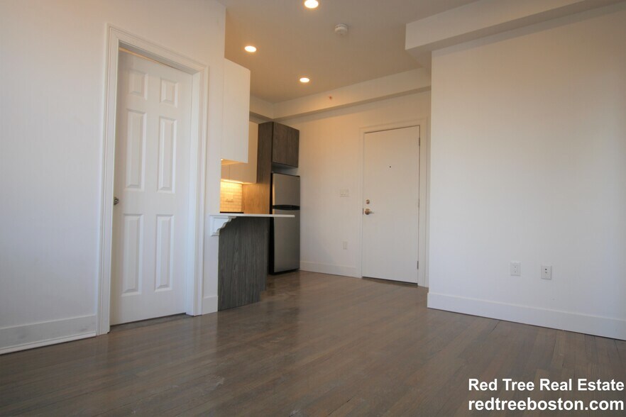 Building Photo - 11 Queensberry St