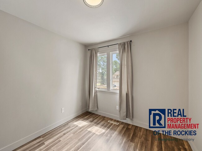 Building Photo - Beautiful 4-Bed, 3-Bath Fort Collins Home-...