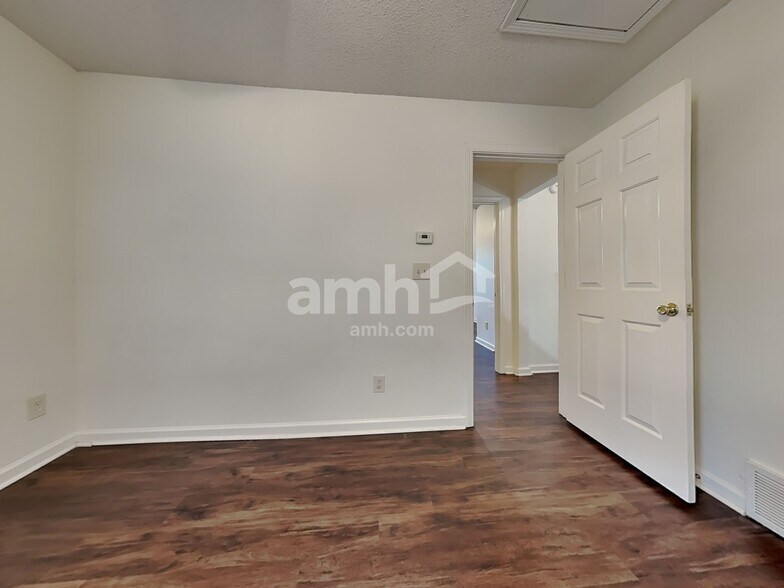 Building Photo - 6889 Show Boat Ln