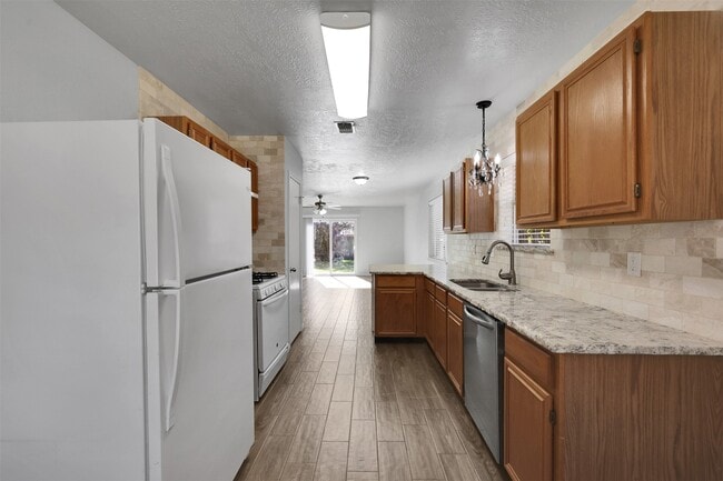 Building Photo - 28711 Atherstone St