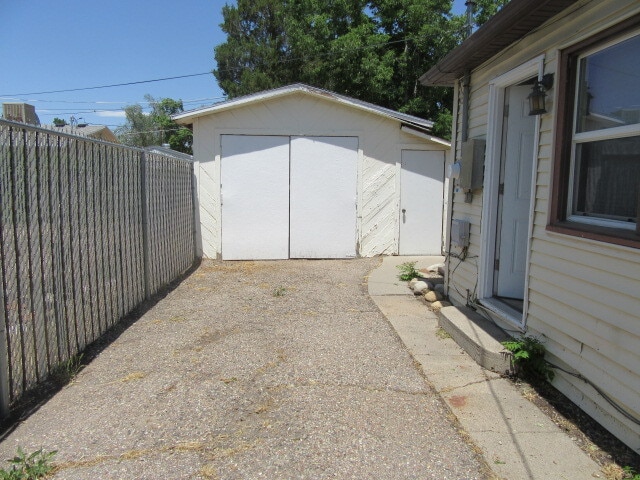 Building Photo - 954 Orchard Ave