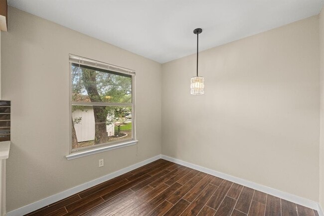 Building Photo - 4820 Marblehead Dr