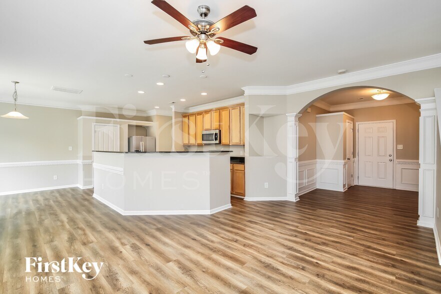 Building Photo - 1428 Paulonia Way