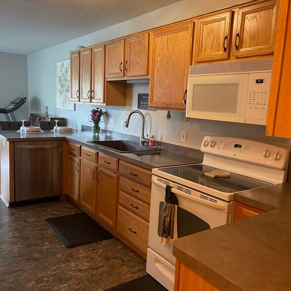 Building Photo - 5420 Fawn Meadow Curv SE