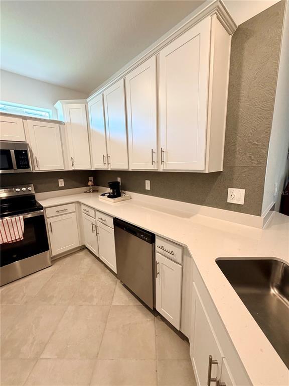 Building Photo - 8057 Shr Lk Dr