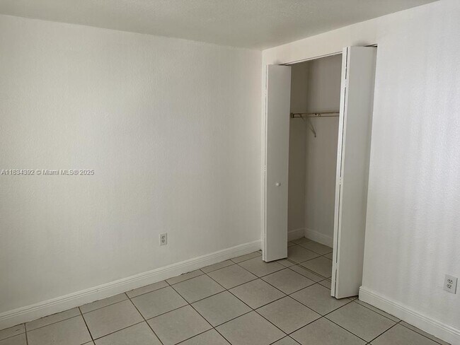 Building Photo - 17255 SW 95th Ave
