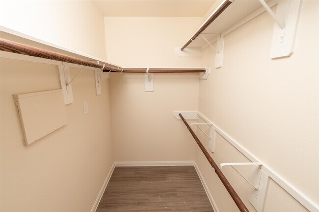 Building Photo - 4231 Silver Ranch Rd