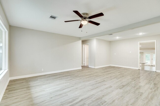 Building Photo - Recently Renovated 4-Bedroom Home with Mod...