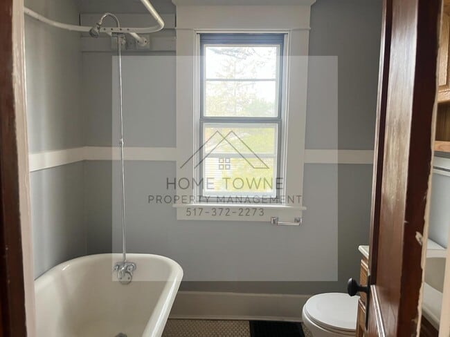 Building Photo - 1117 Berten St